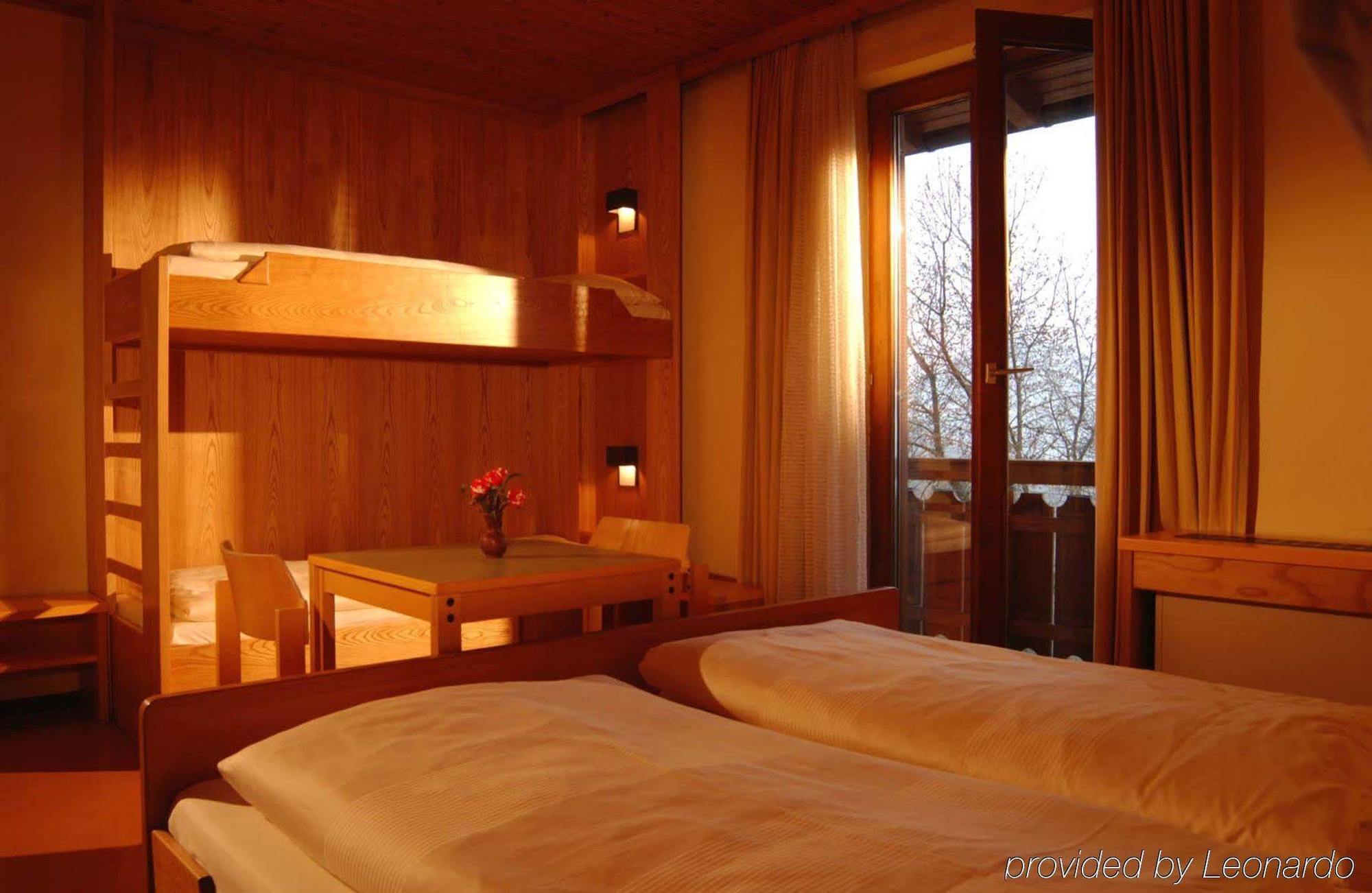 Hotel Jufa St. Martin Sankt Martin am Tennengebirge Zimmer foto